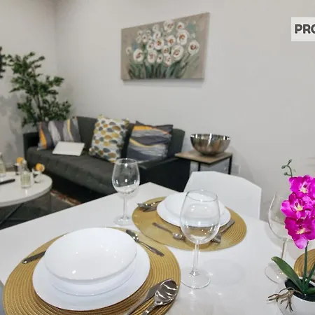 Charming 2 Bedroom Townhouse, Internal Yard Jdes1-1 * グジラ