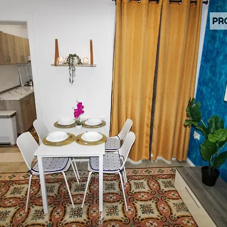 Charming 2 Bedroom Townhouse, Internal Yard Jdes1-1 *