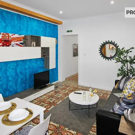 アパート Charming 2 Bedroom Townhouse, Internal Yard Jdes1-1 グジラ