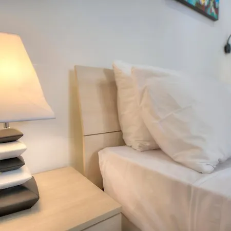 Charming 2 Bedroom Townhouse, Internal Yard Jdes1-1 * Gzira