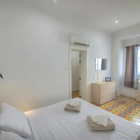 Charming 2 Bedroom Townhouse, Internal Yard Jdes1-1 アパート