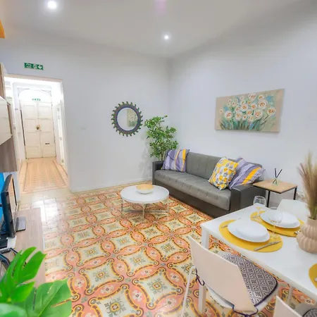 Charming 2 Bedroom Townhouse, Internal Yard Jdes1-1 *