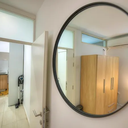 Charming 2 Bedroom Townhouse, Internal Yard Jdes1-1 *