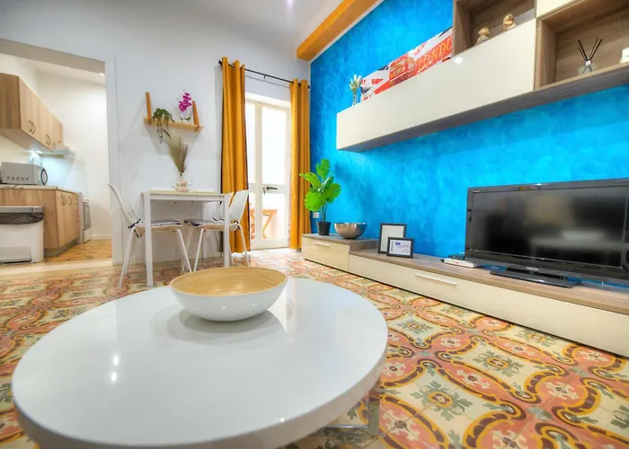 Charming 2 Bedroom Townhouse, Internal Yard Jdes1-1 * Gzira